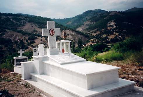 Dedo Vasil's grave